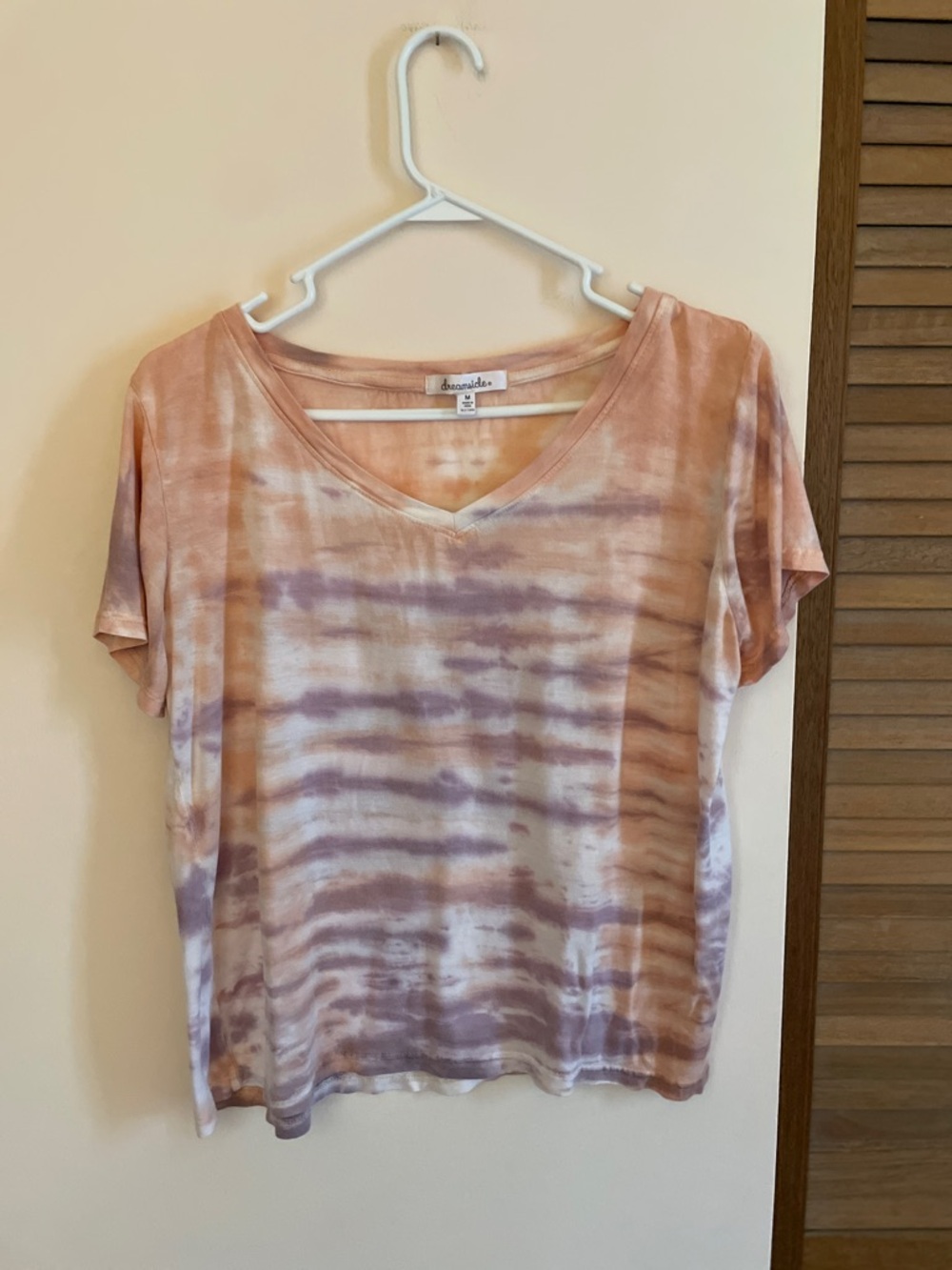 Women's V-Neck Tie-Dye T-shirt  EUC.